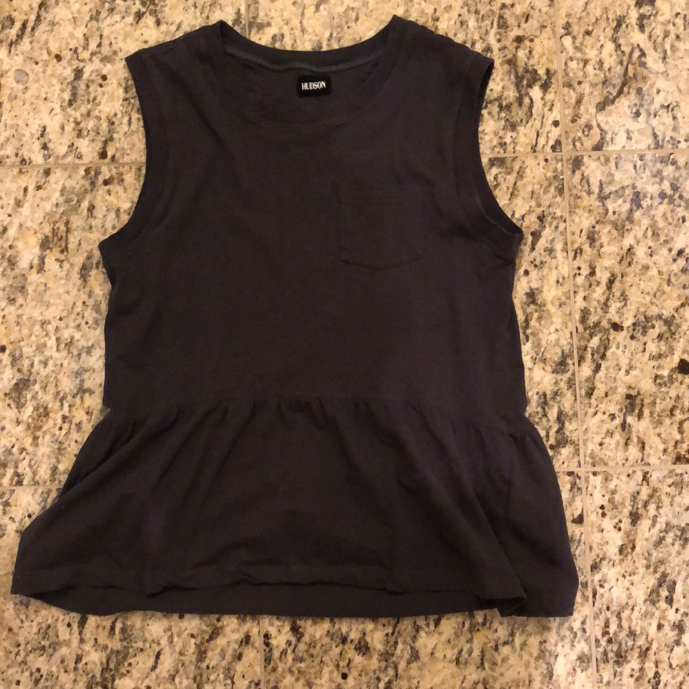 Dark Gray Hudson Top w/ Ruffle Accent 👕 Size: XL